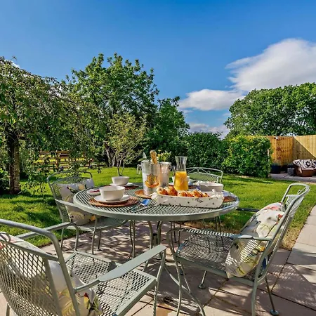 2 Bed In Richmond Oc-83085 *